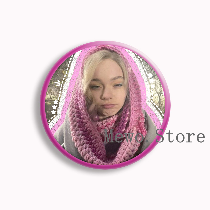 Emma Myers Aesthetic Soft Butt – Pin Button Badge recenzja i cena